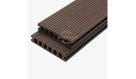 Террасная доска из ДПК или традиционное дерево: что выбрать в 2025 году?