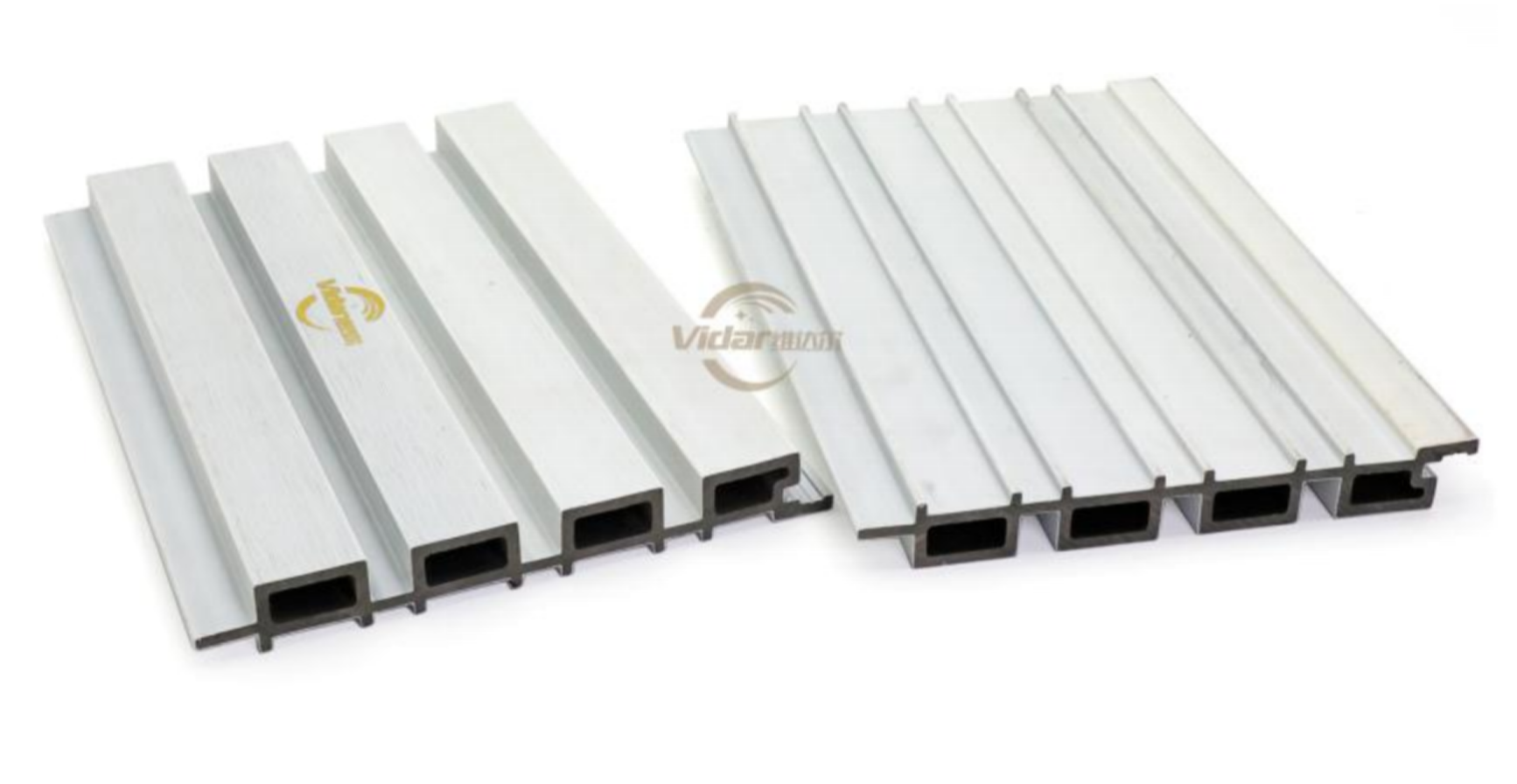 Преимущества облицовки стен ДПК для школ