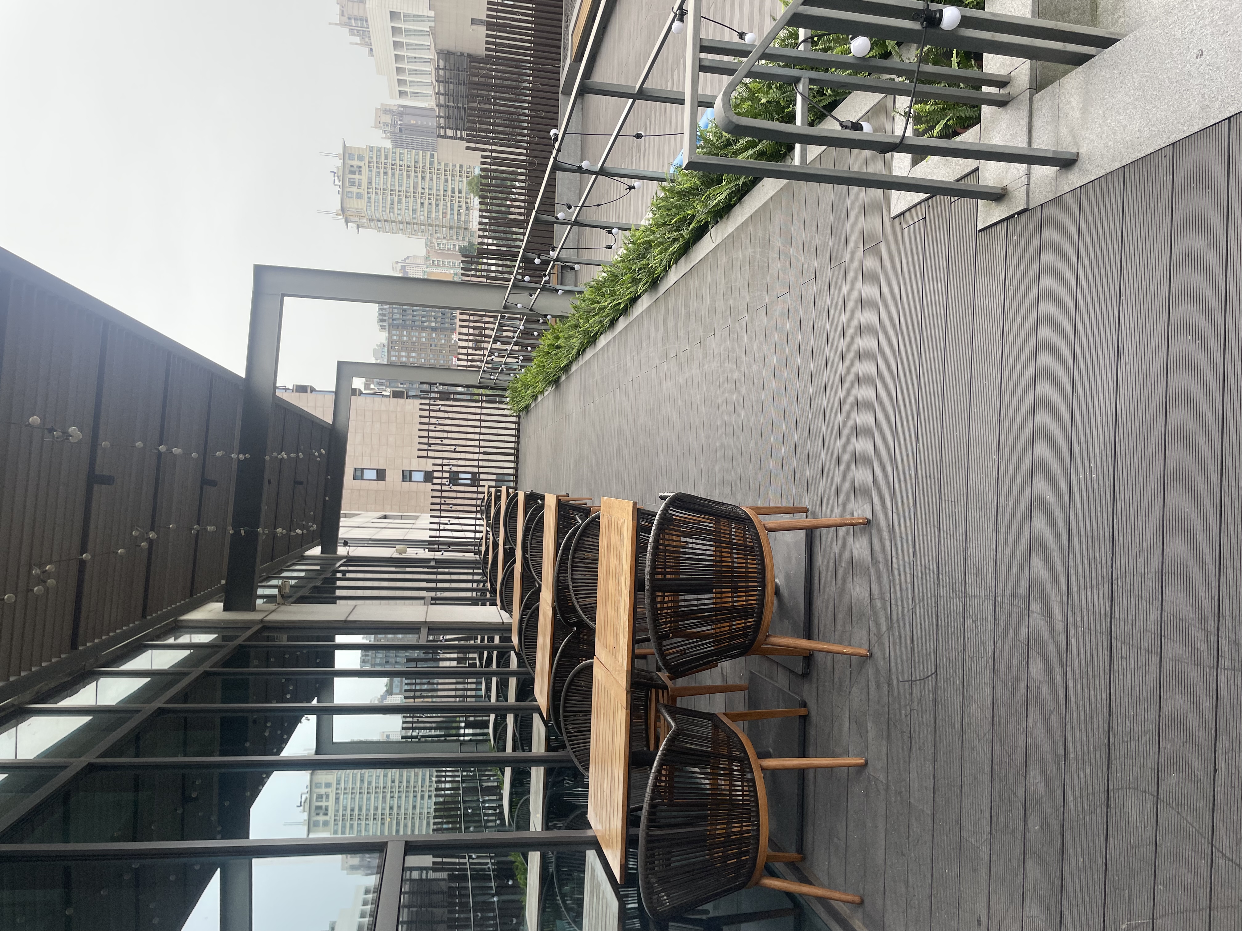 Террасная доска из ДПК лучше деревянной?